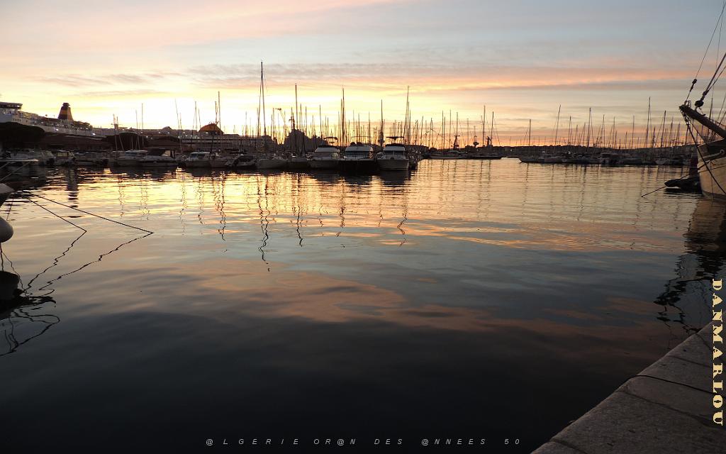 2025 11 28 TOULON EN SOIREE -  LE PORT ET ILLUMINATIONS VILLE (10).jpg